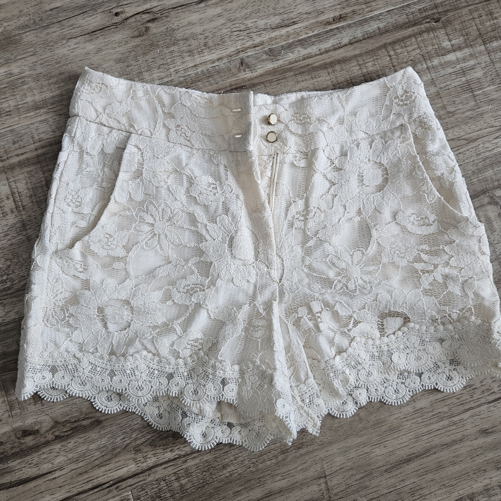 Women's White Lace Shorts